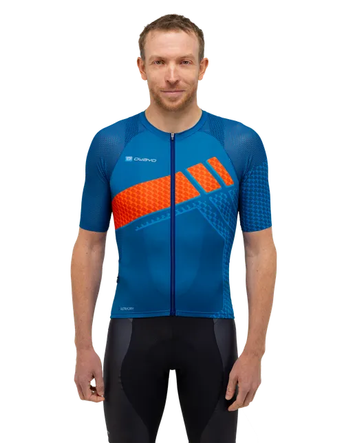  Le modèle mesure 186 cm  cm et porte une taille  5