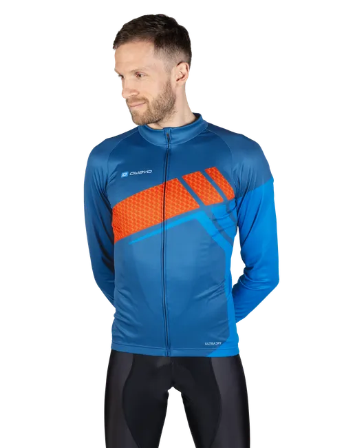  Le modèle mesure 186 cm et porte une taille  5