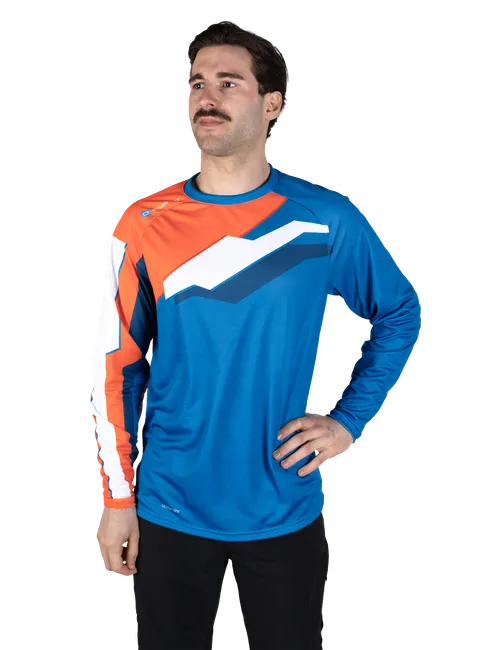  Le modèle mesure 182 cm et porte une taille  6
